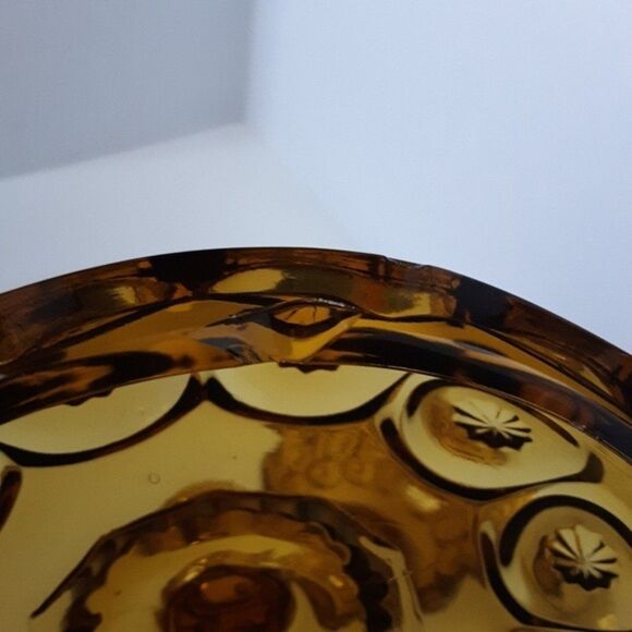 L. E. Smith Moons and Stars Vintage Amber Glass Candy Dish with Lid - Picture 3 of 12